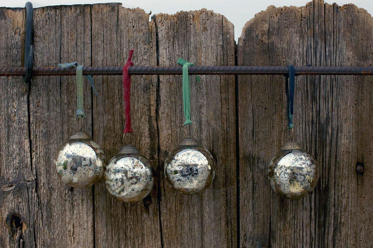 Antique Gold Baubles (Set of 4)