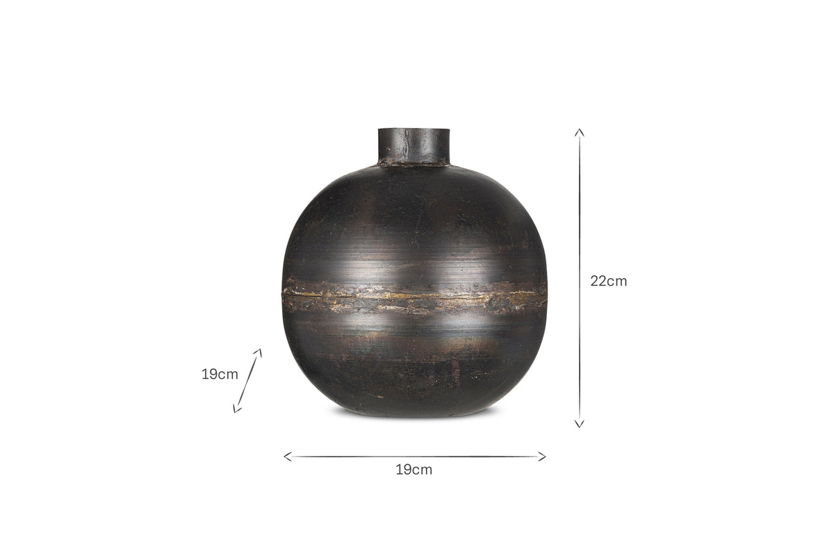 Endo Recycled Iron Vase - Black
