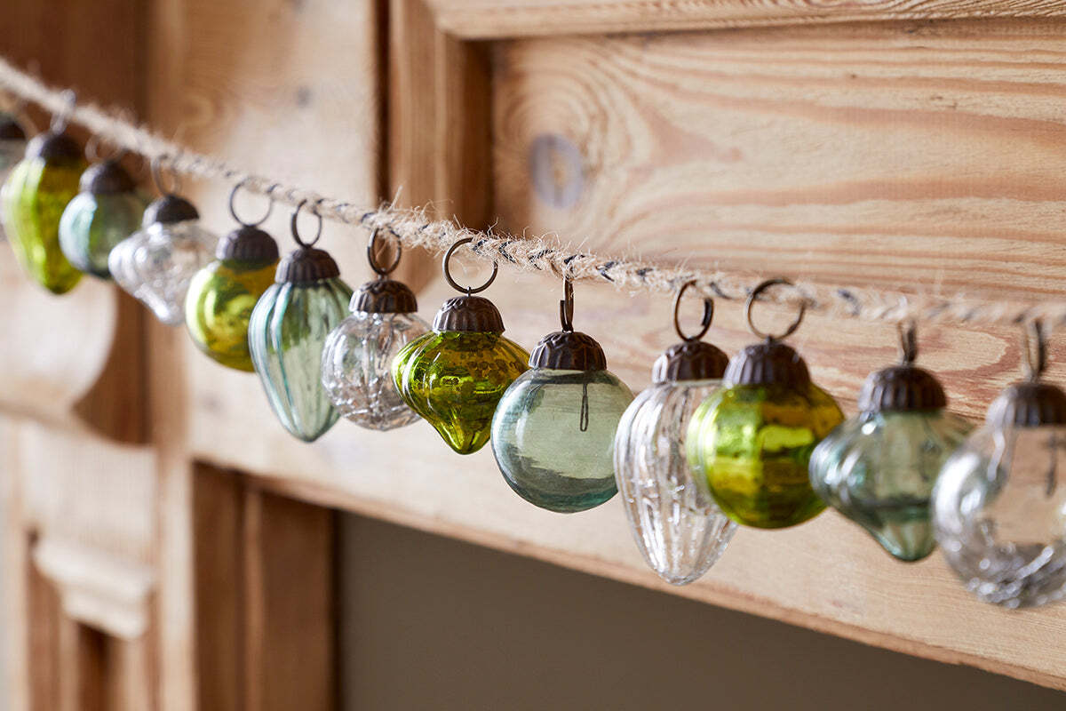 Ekiti Bauble Garland - Mixed Green & Clear