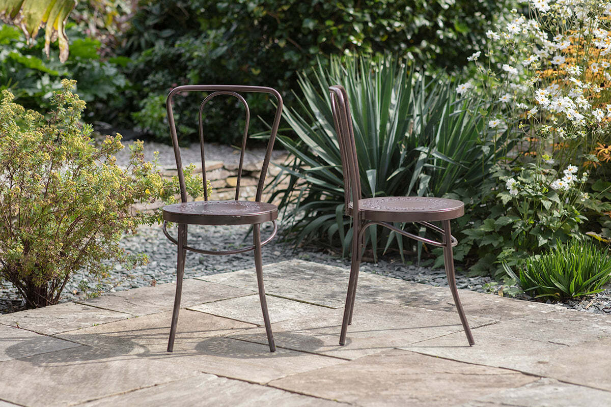 Jeavika Iron Outdoor Bistro Chair  - Black