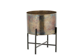 Juoni Iron Planter