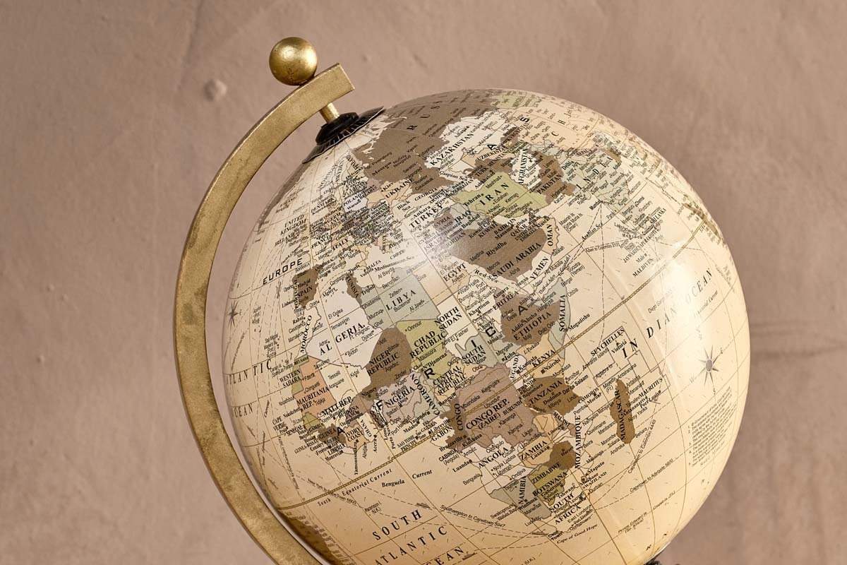 Kenda Decorative Globe