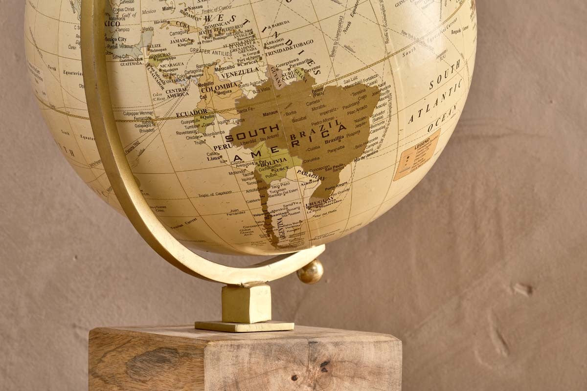 Kenda Decorative Globe