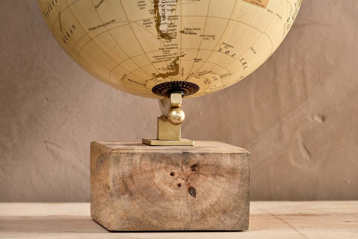 Kenda Decorative Globe