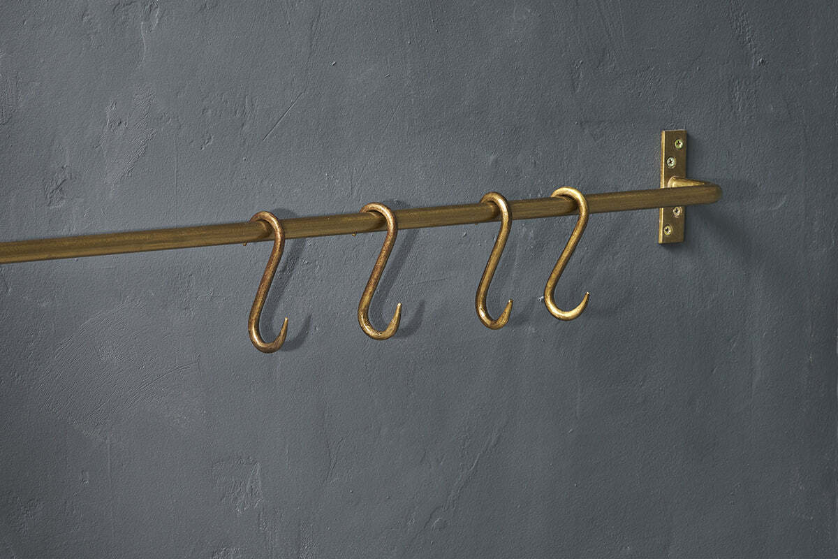 Laila Iron S-Hooks - Brass - (Set of 4)
