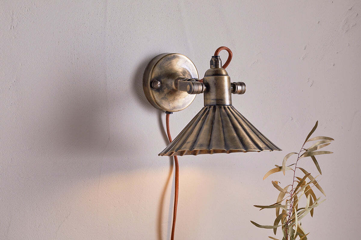 Moti Wall Lamp - Antique Brass