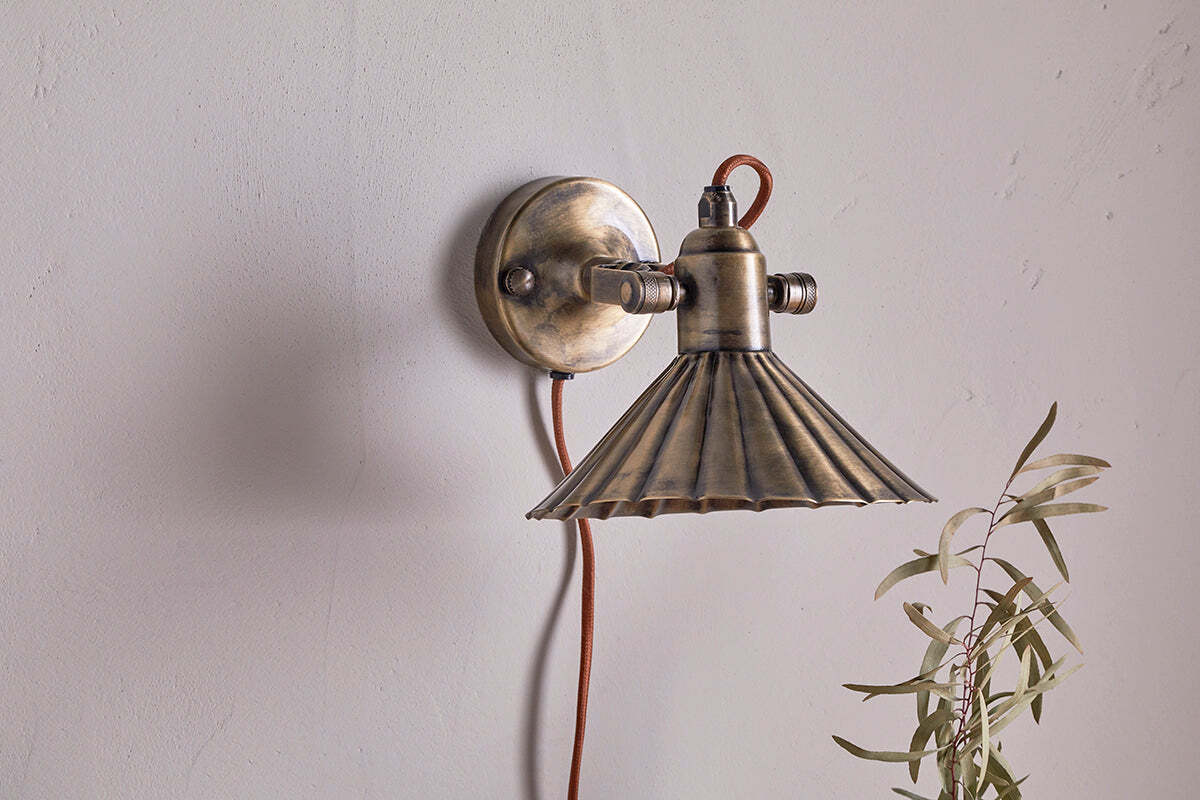 Moti Wall Lamp - Antique Brass