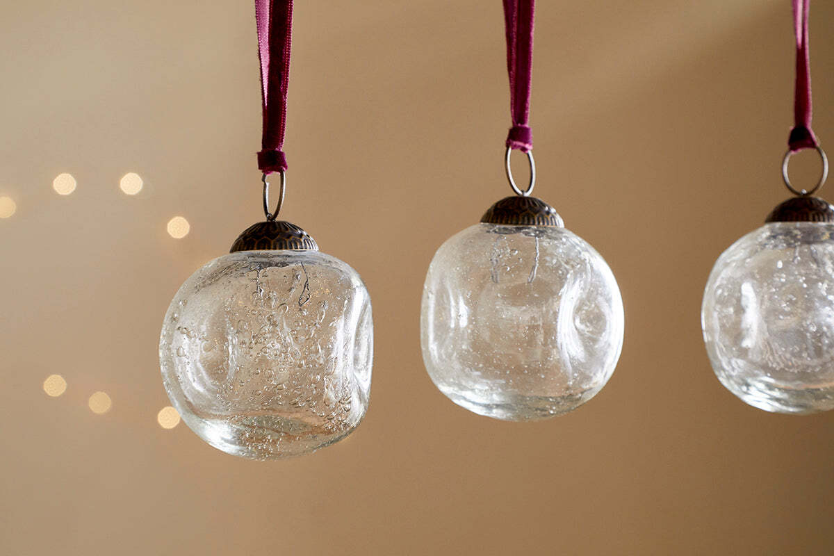 Nishan Pinched Baubles - Clear (Set of 4)