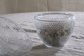 Essan Recycled Glass Opening Egg - Clear