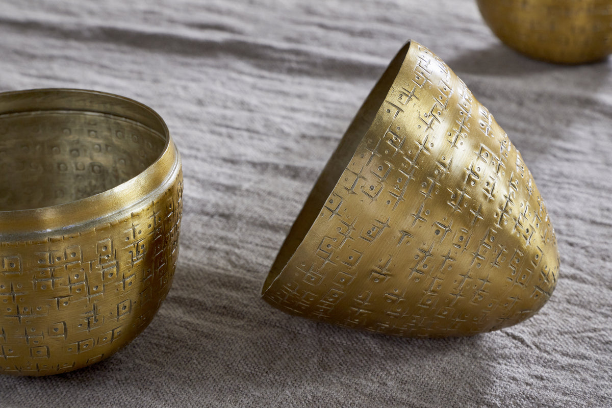 Mutti Hammered Opening Egg - Antique Brass