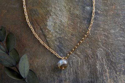Marai Labradorite Necklace - Labradorite & Gold