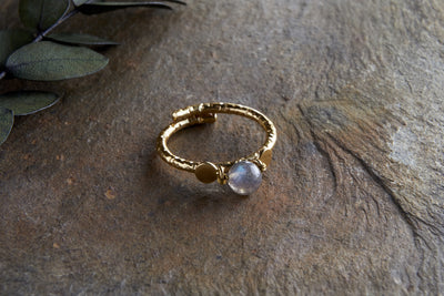 Marai Labradorite Ring - Labradorite & Gold