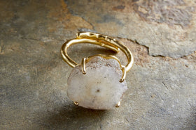 Dveep Solar Quartz Ring - Neutral