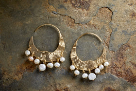 Parahu Pearl Earrings - White