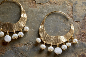 Parahu Pearl Earrings - White