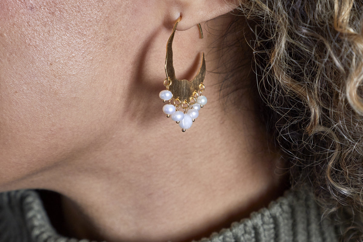 Parahu Pearl Earrings - White