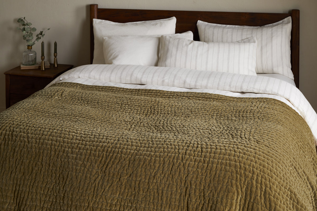 Nidra Velvet & Linen Bed Quilt - Moss