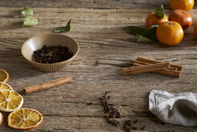 Mandarin & Clove Reed Diffuser - Antique Gold