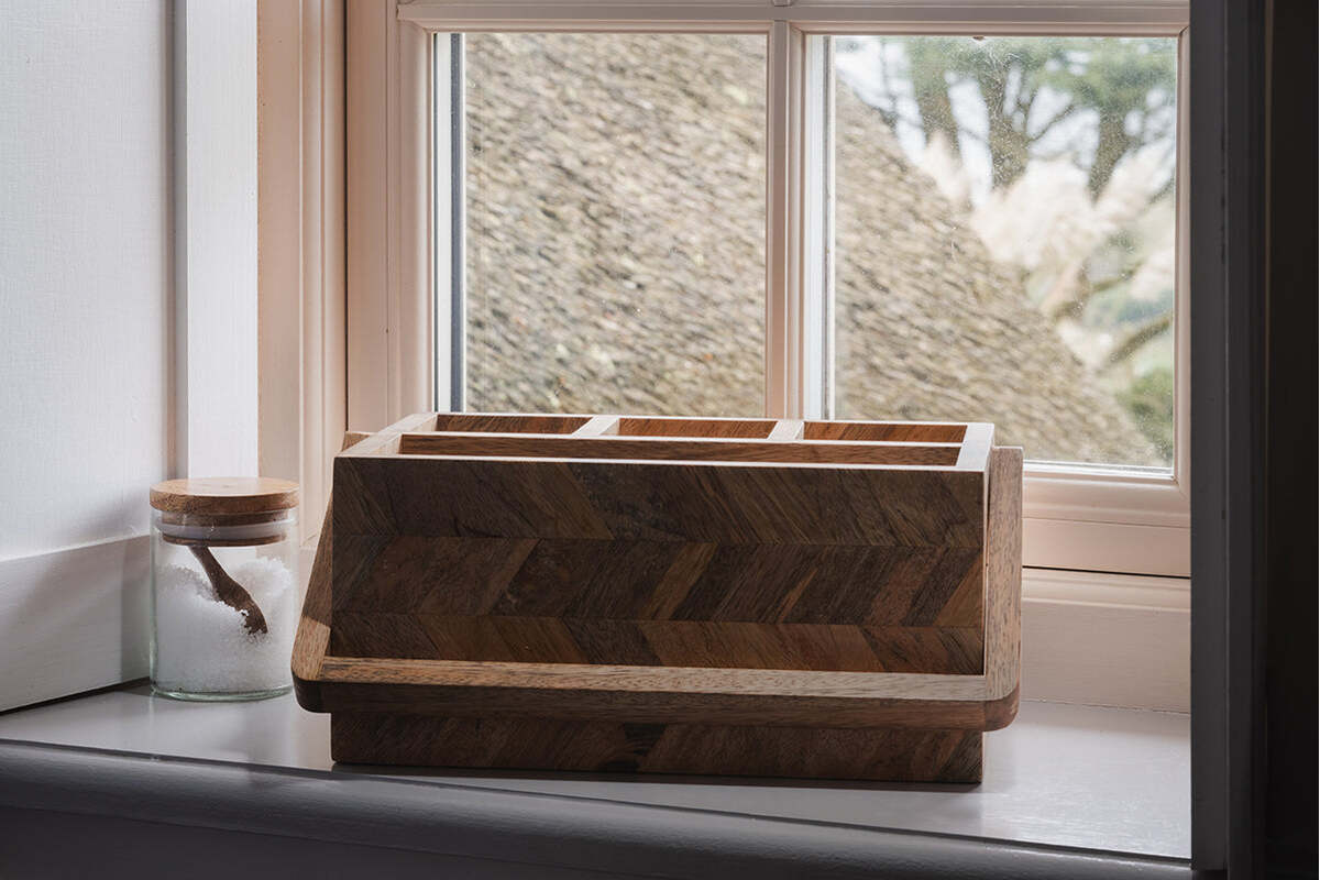 Sukha Mango Wood Caddy - Natural