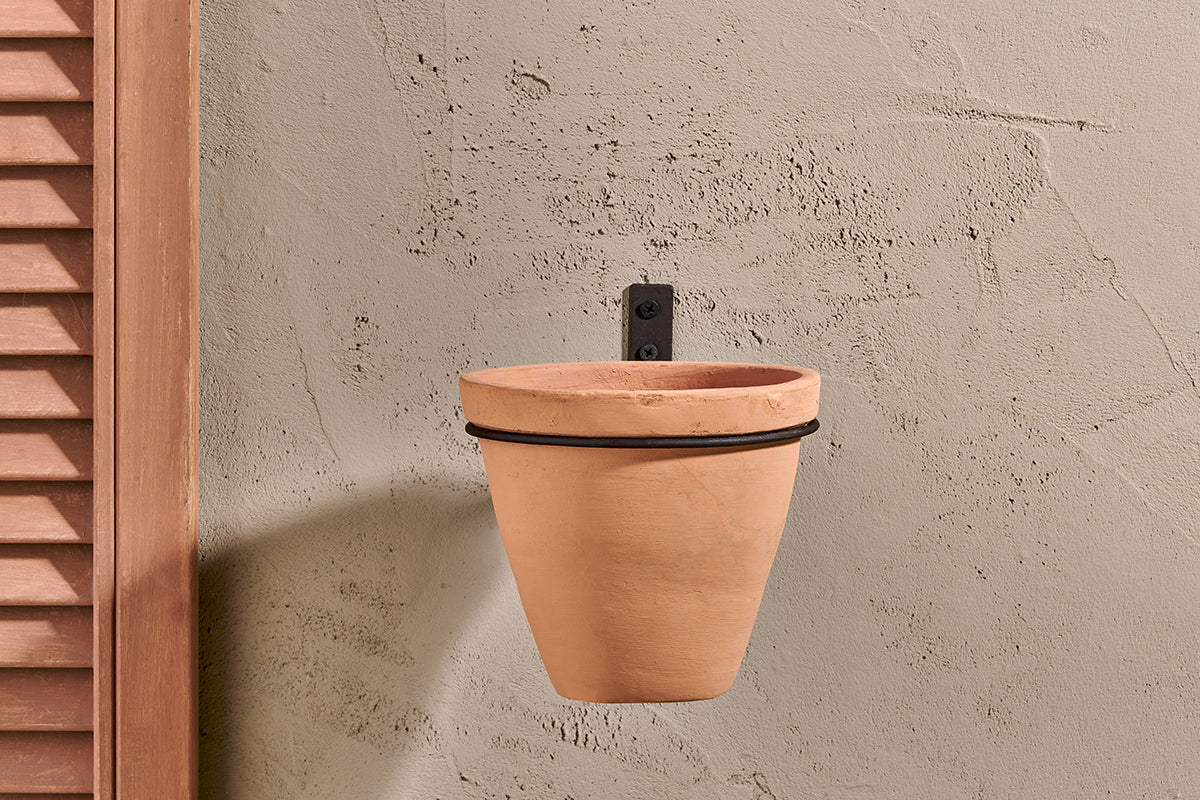 Jara Single Wall Hung Planter