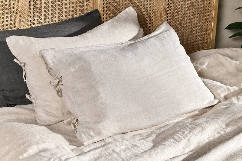 Nkuku TEXTILES Adya Linen Housewife Pillowcase Pair - Natural